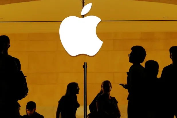 Apple'ın zam kararının ardından şirketin hisseleri bir günde yüzde 6'dan fazla değer kaybetmişti (Reuters)