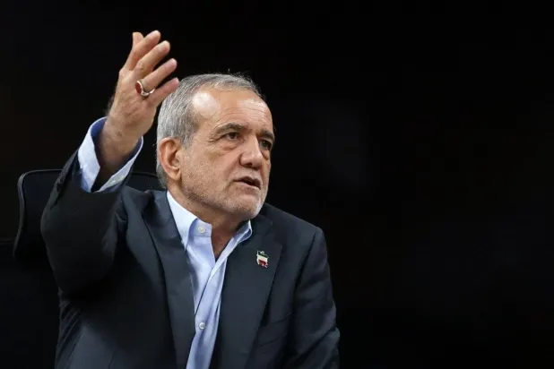 Pezeşkiyan geçen hafta bir hükümet toplantısında (İran Cumhurbaşkanlığı)