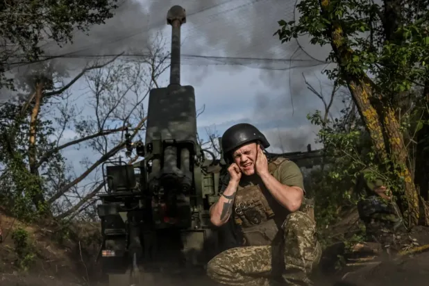 25 Mayıs'ta Zaporijya bölgesindeki cephe hattında bir Ukrayna askeri (Reuters)