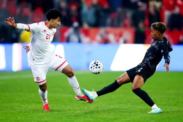 تدخل تونس كأس العالم لكرة القدم 2026 بزخم هادئ بعدما تأهلت بسهولة من التصفيات دون أن تستقبل أي هدف (رويترز)