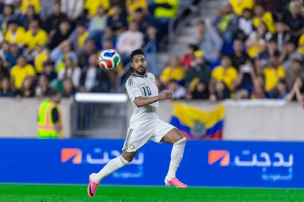سالم الدوسري قائد الهلال خلال مواجهة السعودية والإكوادور الودية (المنتخب السعودي)