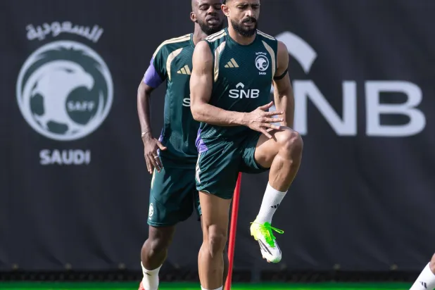 لم يكمل تمبكتي الحصة التدريبية لشعوره بآلالام في عضلات الفخذ الخلفية (المنتخب السعودي) 