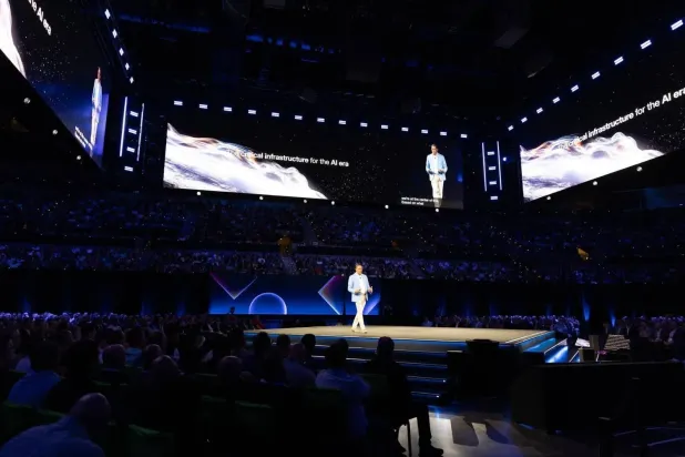 Cisco CEO Chuck Robbins delivers the opening keynote before tens of thousands of attendees. (Cisco)  