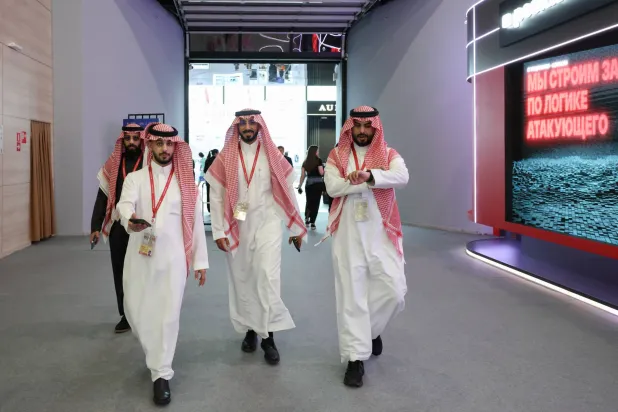 مشاركون سعوديون في منتدى سانت بطرسبورغ الاقتصادي الدولي (المنتدى)
