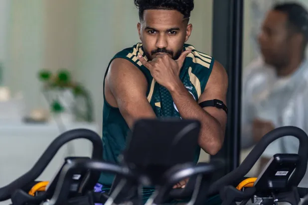 خالد الغنام لاعب الأخضر يستعد للمشاركة الأولى في المونديال (المنتخب السعودي) 