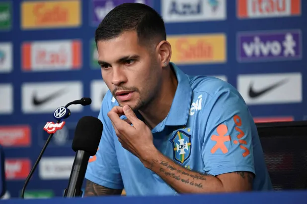 لاعب وسط منتخب البرازيل لكرة القدم برونو غيمارايش (أ.ف.ب)