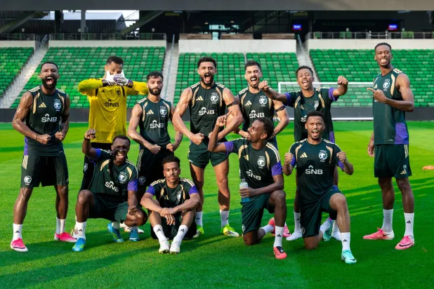 لاعبو الأخضر خلال التدريبات (المنتخب السعودي)