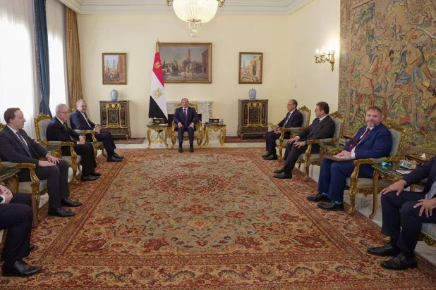 السيسي خلال استقبال مسعد بولس في أبريل الماضي (الرئاسة المصرية)