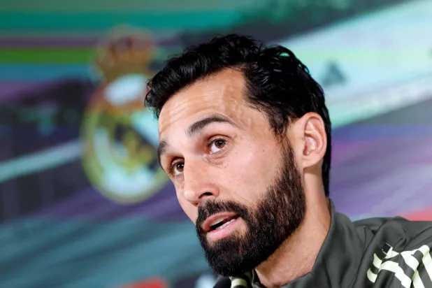 ألفارو أربيلوا مدرب ريال مدريد المقال (أ.ف.ب)