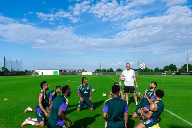 لاعبو السعودية يتطلعون لمشاركة أفضل في مونديال 2026 (المنتخب السعودي)