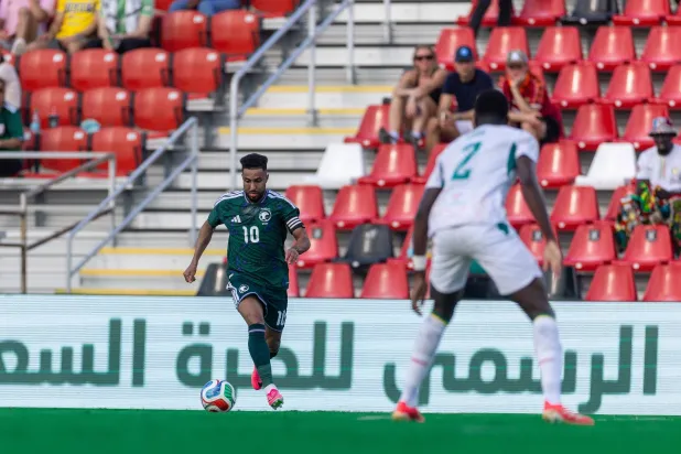 واصل الأخضر ظهوره المتوازن تحت قيادة اليوناني دونيس (المنتخب السعودي) 