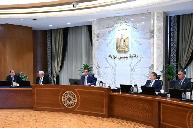 رئيس الوزراء المصري خلال ترؤس اجتماع «المجموعة الوزارية الاقتصادية» الأربعاء (صفحة مجلس الوزراء على «فيسبوك»)