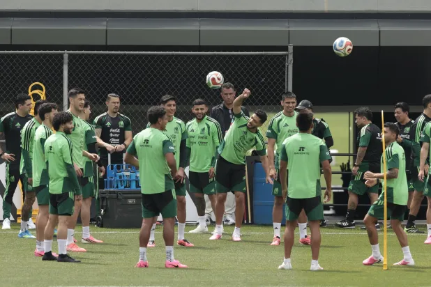 المكسيك وجنوب أفريقيا تفتتحان المونديال وسط مخاوف أمنية واضطرابات عالمية