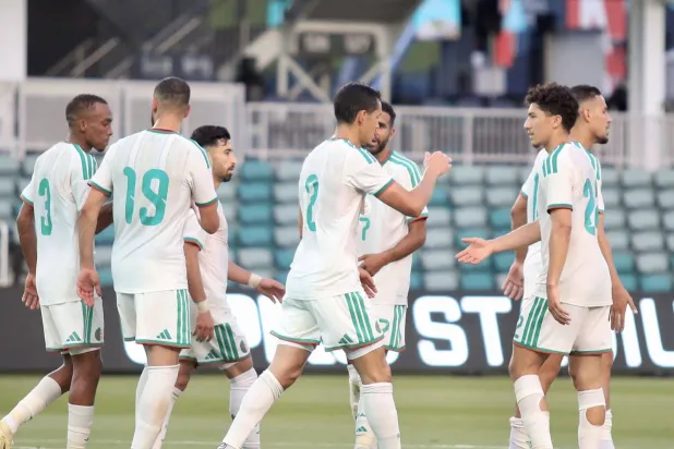 أقيمت المباراة مغلقة بعيدًا عن أنظار الأعلام والنقل التلفزيوني (الاتحاد الجزائري) 