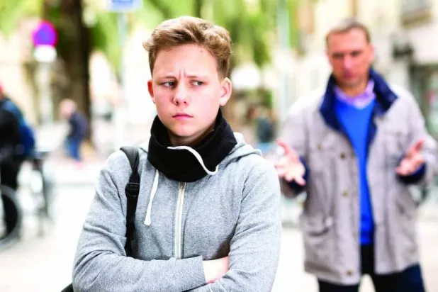 كيف تؤثر أساليب التربية الأبوية على الصحة النفسية للمراهقين؟