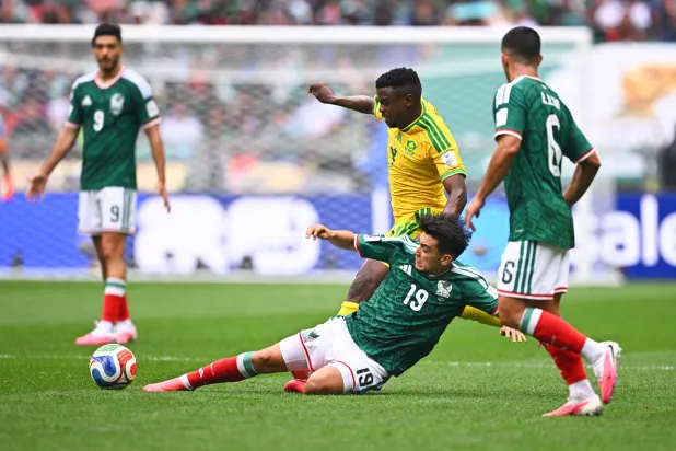 مورا يصبح أصغر لاعب يمثل المكسيك في تاريخ كأس العا