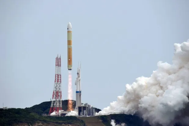 An H3 rocket carrying small satellites lifts off from the Tanegashima Space Center in Tanegashima, southwestern Japan, 12 June 2026. EPA/ Jiji Press) 
