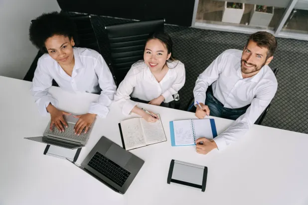 الناجحون يُدركون أن تخصيص الوقت لما هو مهم يتطلب بالضرورة التخلي عن بعض الخيارات الأخرى (بيكسلز)