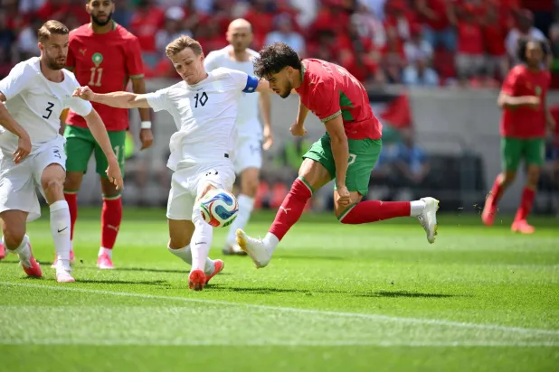 جناح المغرب وريال بيتيس الإسباني عبد الصمد الزلزولي (أ.ف.ب)