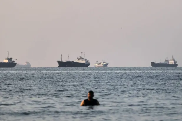 İran'ın Bandar Abbas şehrinden Hürmüz Boğazı (AP)