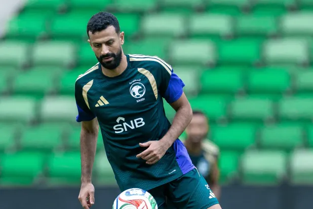 بقاء آل سالم جاء برغبة مشتركة بينه وبين الجهازين الفني والإداري (المنتخب السعودي) 