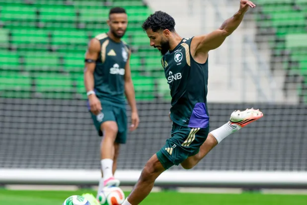 صالح الشهري مهاجم الأخضر خلال الحصة التدريبية (المنتخب السعودي) 