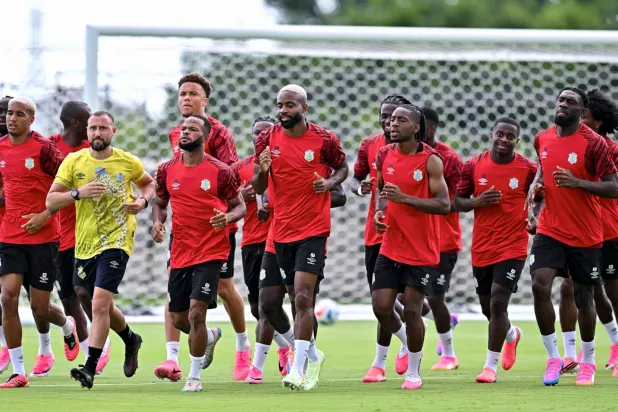 تدريبات منتخب الكونغو الديمقراطية في هيوستن (أ.ف.ب)