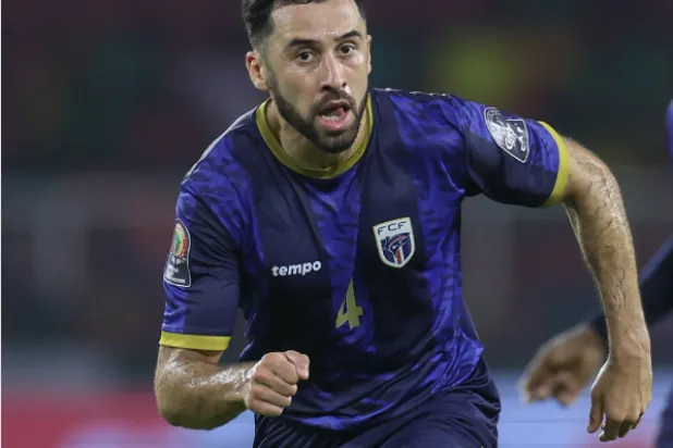 روبرتو لوبيز لاعب منتخب الرأس الأخضر (نادي شامروك روفرز)