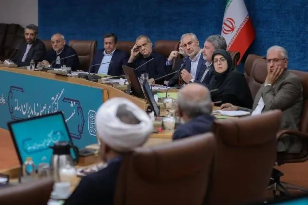 بزشيكان يلتقي ممثلي وسائل الإعلام في طهران اليوم (الرئاسة الإيرانية)