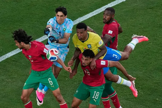 المغرب قدمت أداءً مذهلاً ورجولياً أمام البرازيل (أ.ب)