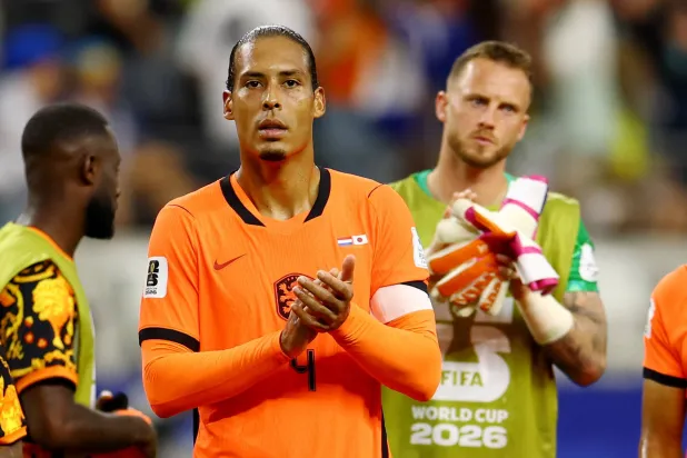 فيرجيل فان دايك قائد منتخب هولندا (رويترز)