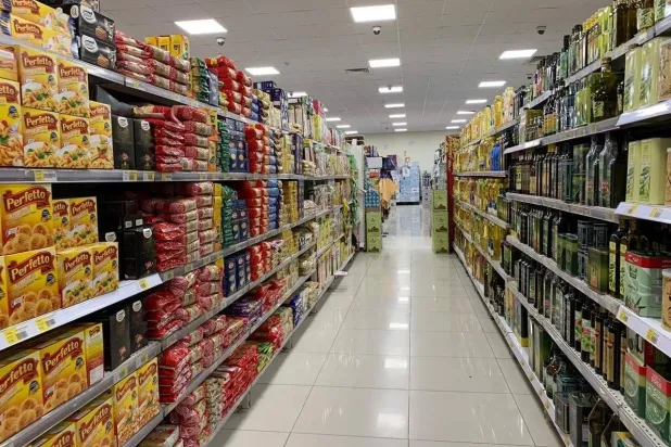 منتجات غذائية في إحدى الأسواق السعودية (واس)