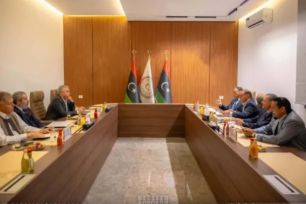 Libya'nın batısından belediye başkanları, el-Vusta Bölgesi’nin kurulduğunu duyurmak üzere düzenlenen toplantıya katıldı, 8 Haziran 2026 (Misrata Belediye Meclisi)