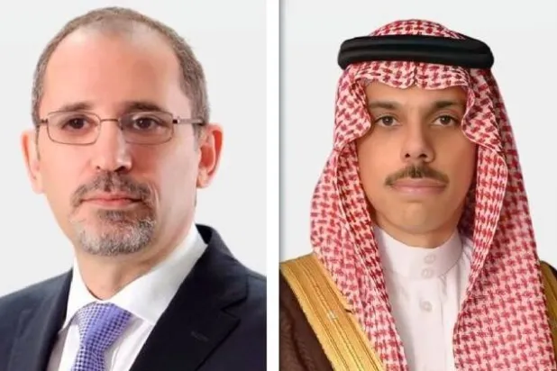 الأمير فيصل بن فرحان وزير الخارجية السعودي وأيمن الصفدي نائب رئيس الوزراء وزير الخارجية الأردني (الشرق الأوسط)