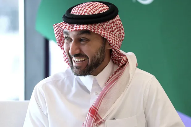 الأمير عبد العزيز بن تركي الفيصل وزير الرياضة (رويترز)