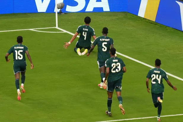 المسحل أشاد بجماهير الأخضر التي دعمت اللاعبين في المباراة (أ.ب)