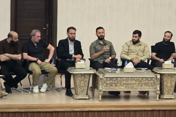  قيادة الأمن الداخلي في حلب عقدت اجتماعاً مفتوحاً مع فعاليات مجتمعية وشعبية الثلاثاء (الإخبارية السورية)
