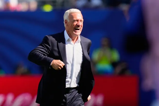 مدرب منتخب فرنسا ديدييه ديشامب (أ.ب) 