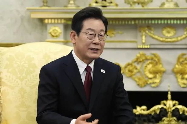 Güney Kore Cumhurbaşkanı Lee Jae-myung, Beyaz Saray'da ABD Başkanı Donald Trump ile yaptığı görüşmede (AP)