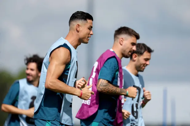 تتجه الأنظار إلى مدينة هيوستن حيث يبدأ المنتخب البرتغالي رحلته في كأس العالم بمواجهة جمهورية الكونغو الديمقراطية (أ.ف.ب)