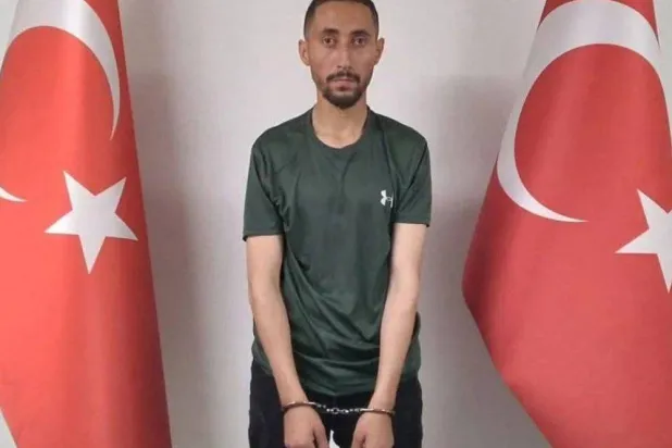 صورة موزعة من مديرية الأمن العام في أنقرة للإرهابي أحمد كازانجي أو «أبو عبيدة» مسؤول الإعلام في تنظيم «ولاية خراسان» التابع لتنظيم «داعش» الإرهابي (الداخلية التركية)