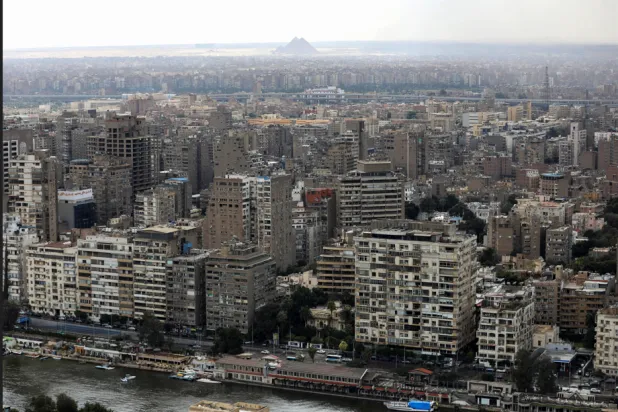 منظر عام لبنايات في القاهرة (رويترز)