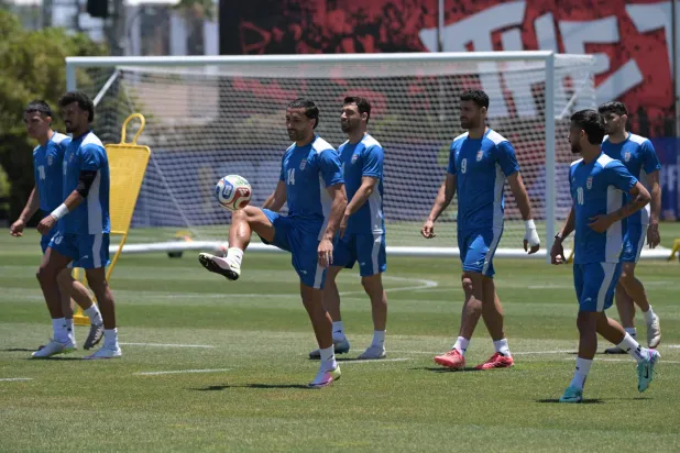 من تدريبات المنتخب الإيراني في معسكره بالمكسيك (أ.ف.ب)