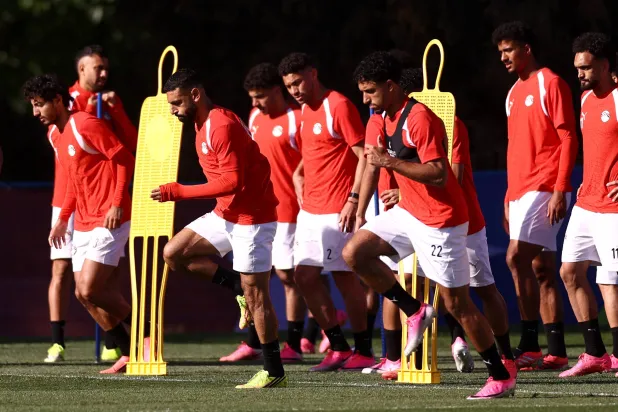 جانب من تدريب المنتخب المصري في كندا استعداداً لنيوزيلندا (رويترز)