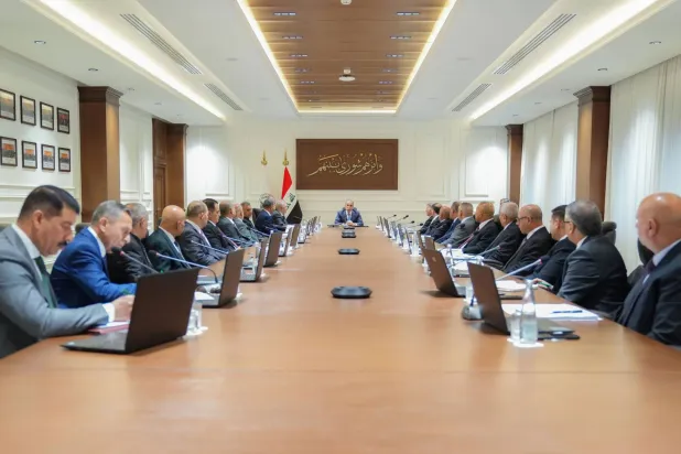 الحكومة العراقية تحاصر «حيتان الفساد»