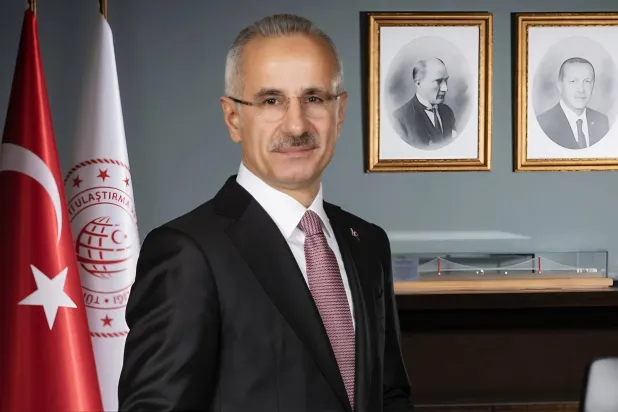 وزير النقل والبنية التحتية التركي عبد القادر أورال أوغلو (الوزارة)