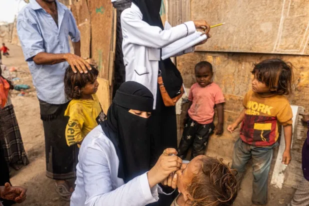 التطعيم في مناطق سيطرة الحكومة اليمنية يحمي الأطفال من الأمراض القاتلة (الأمم المتحدة)