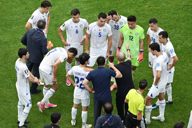 فترات الراحة لشرب الماء سمة مميزة لمونديال أميركا (رويترز)