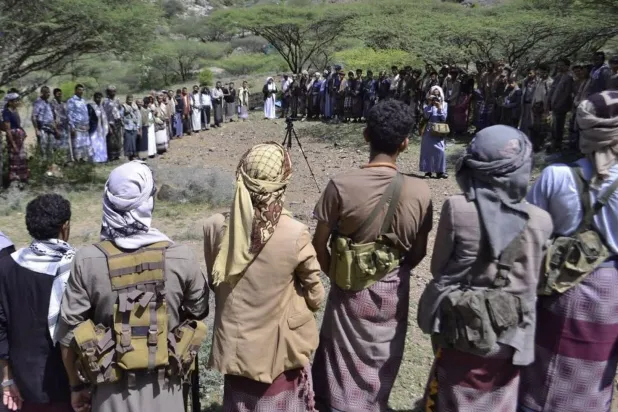 مقاتلو الحوثيين يشكون تأخر صرف مستحقاتهم المالية منذ أربعة أشهر (إعلام محلي)