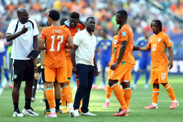 إيمرس فاي المدير الفني لمنتخب كوت ديفوار (رويترز)